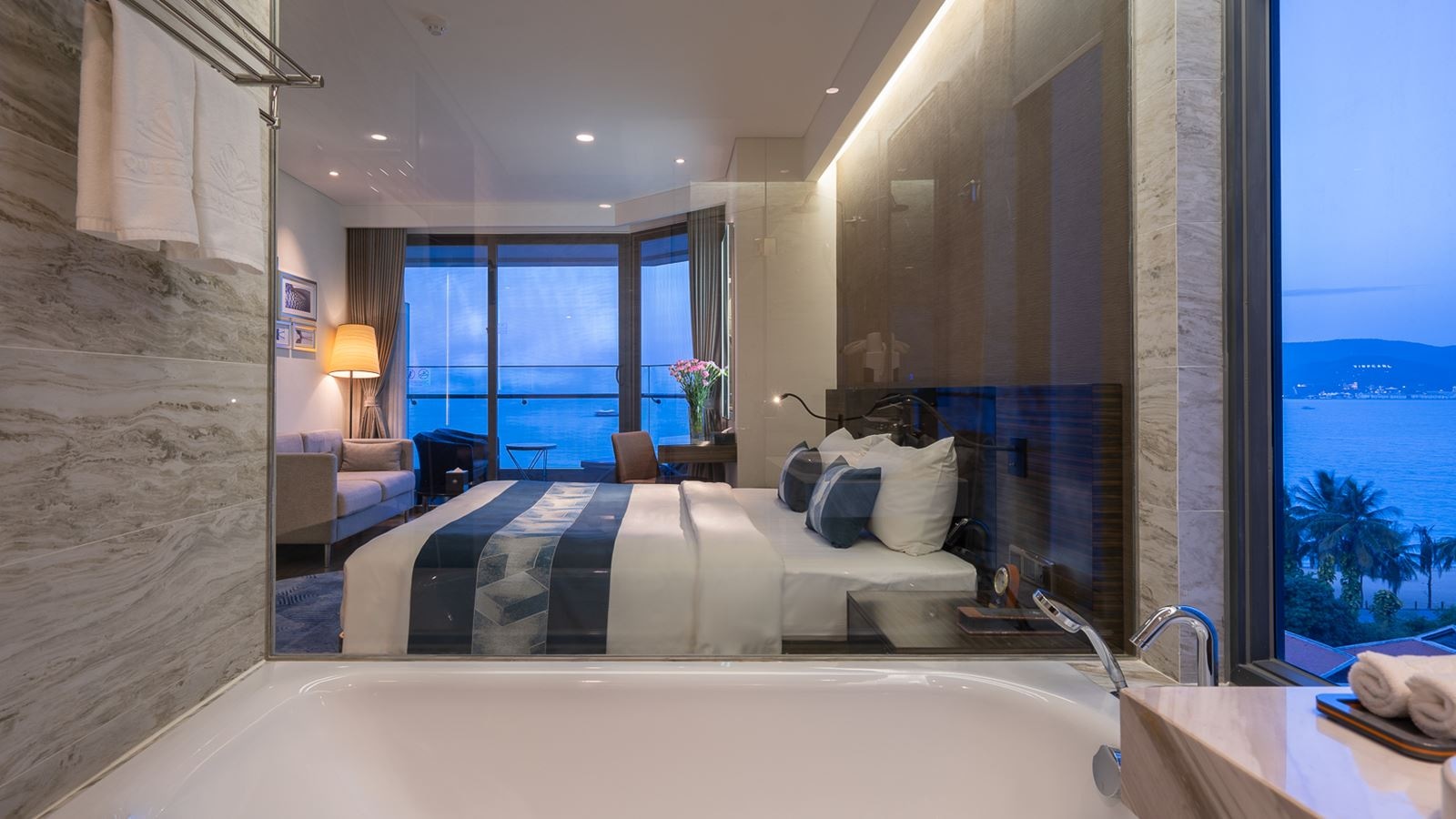 rooms-executive-balcony-ocean-view-child-without-extra-bed