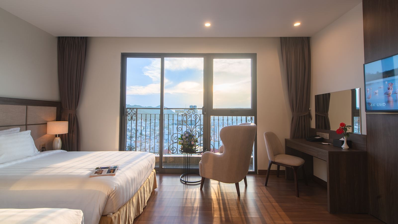 rooms-studio-with-balcony