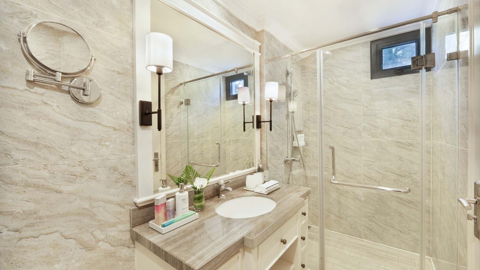 rooms-3bedroom-villa-lake-view-with-private-pool-no-extra-bed