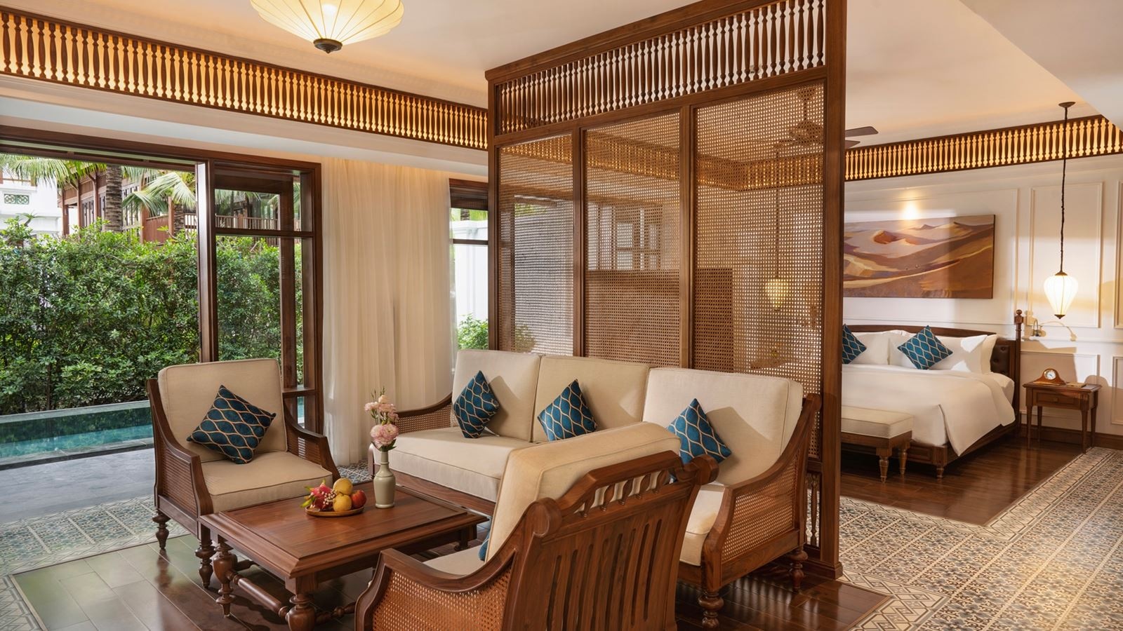rooms-private-pool-suite