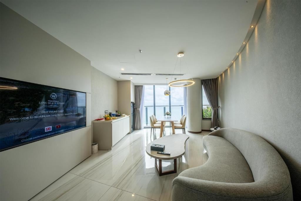 rooms-family-suite-2bedroom-ocean-view-no-extra-bed