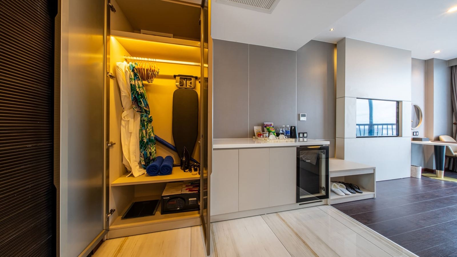 rooms-deluxe-ocean-view