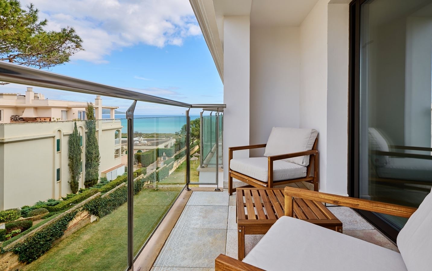 rooms-double-deluxe-1-king-bed-partial-sea-view-balcony-or-terrace