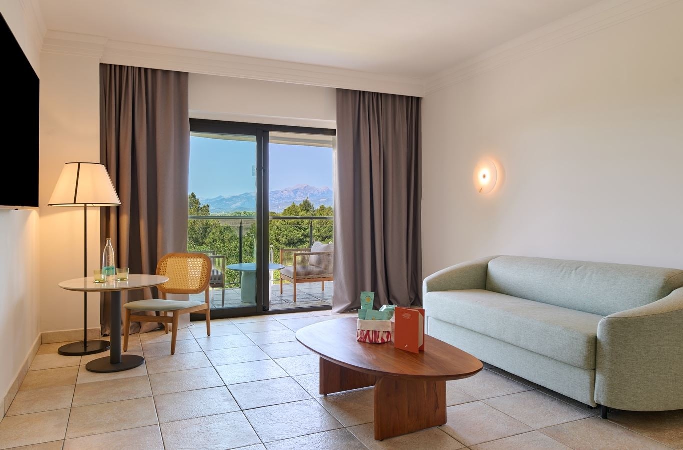 rooms-junior-suite-balcony-or-terrace