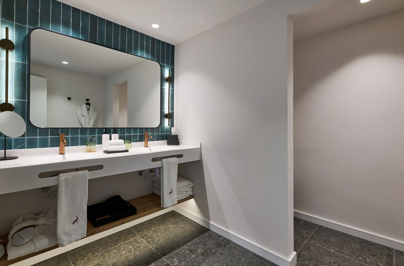 rooms-junior-suite-partial-sea-view-balcony-or-terrace