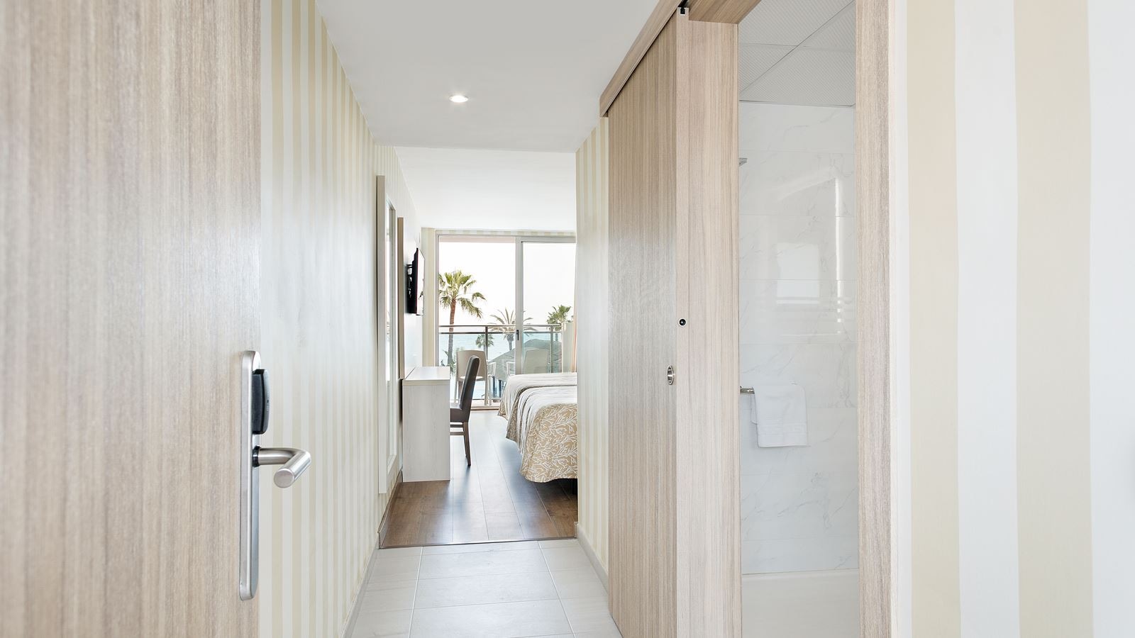 rooms-double-standard-room-balcony-or-terrace