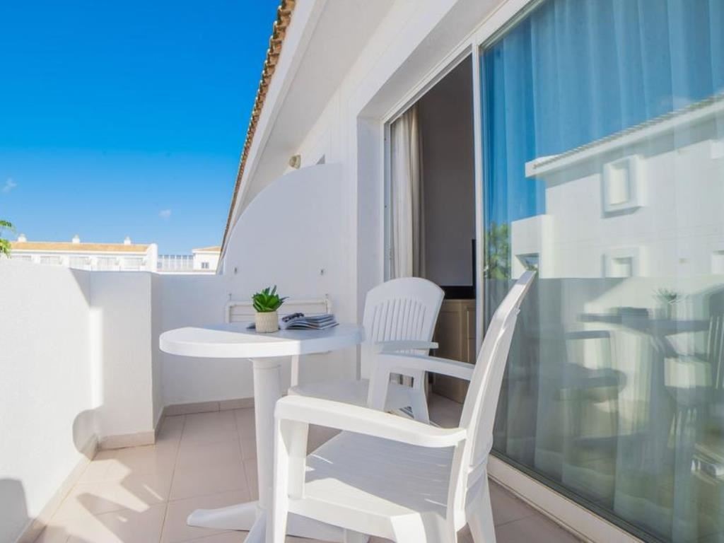 rooms-apartment-balcony-or-terrace