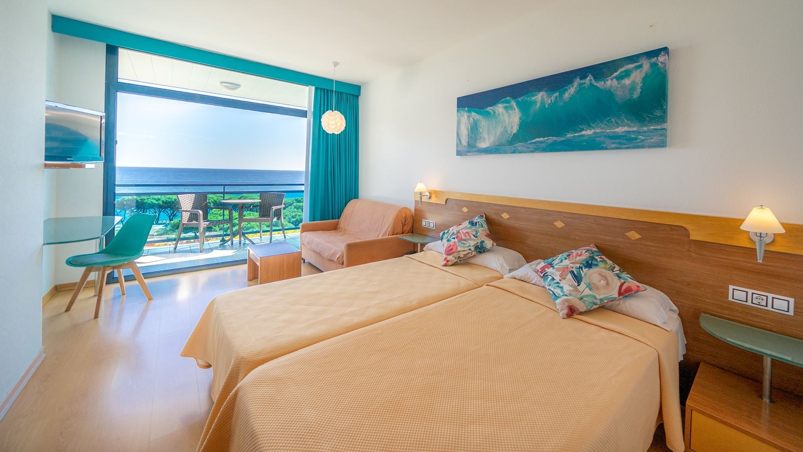 rooms-front-sea-view-room-balcony-or-terrace