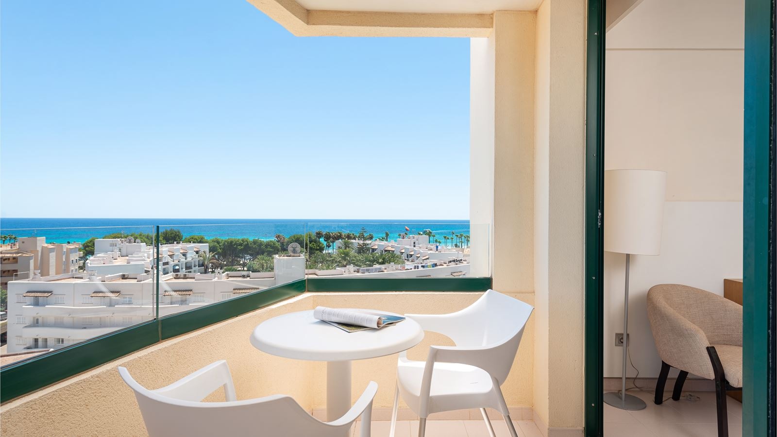 rooms-double-lateral-sea-view-with-balcony