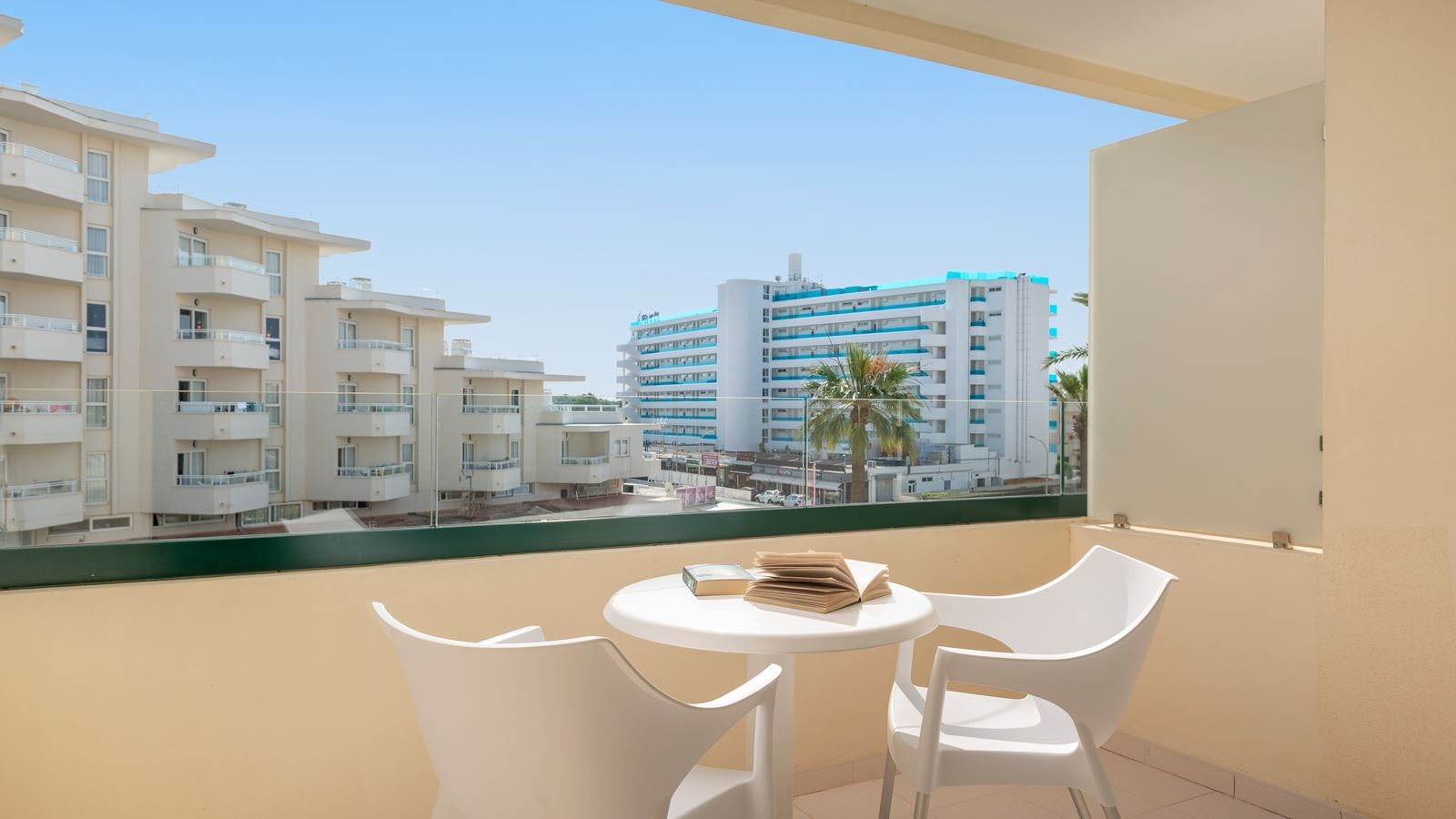 rooms-double-promo-with-balcony