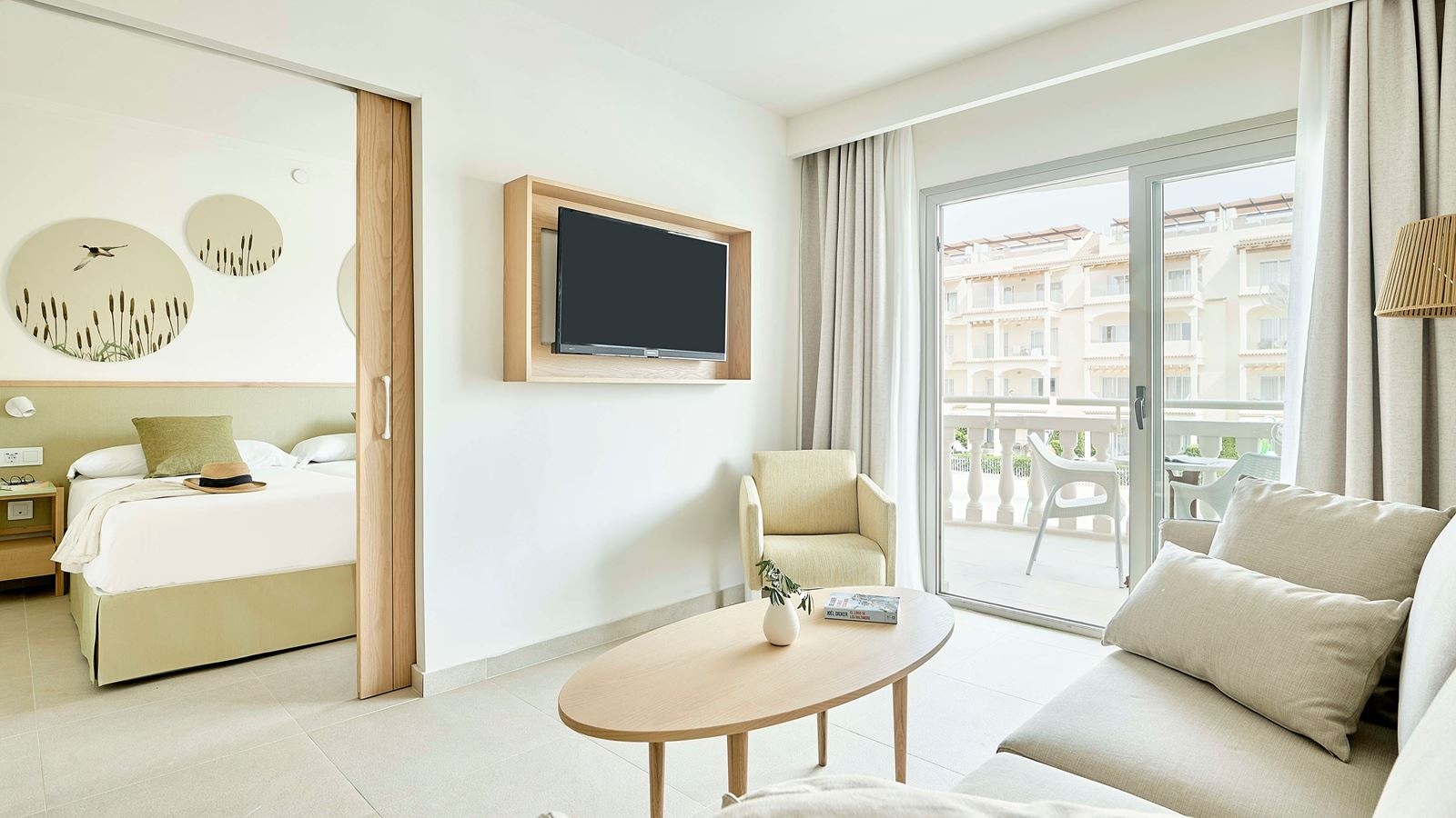 rooms-family-a-with-balcony