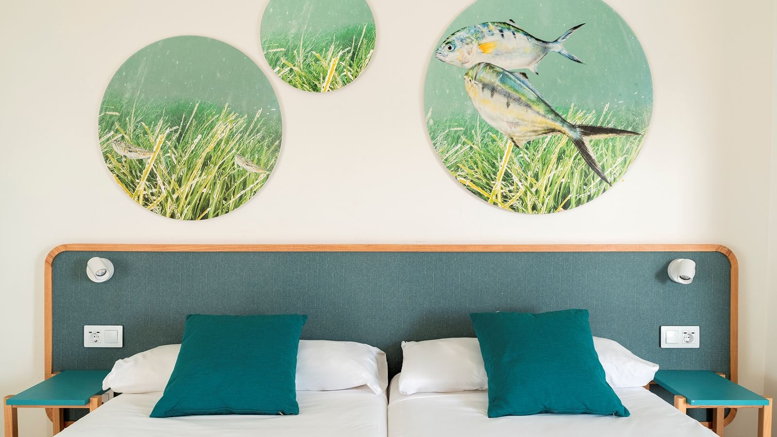 rooms-family-side-sea-view-premium-b-with-balcony