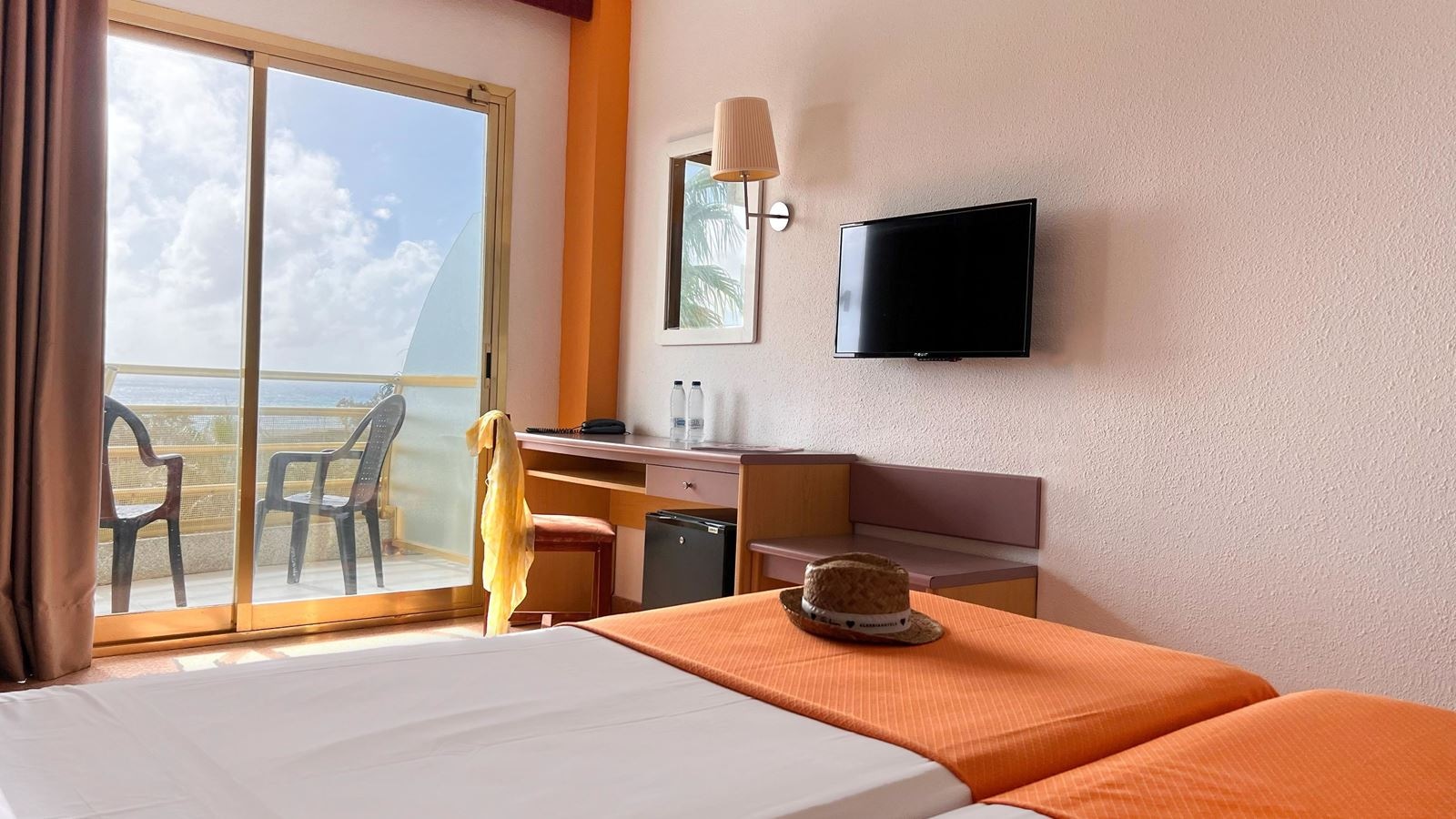 rooms-standard-room-sea-view-balcony-or-terrace