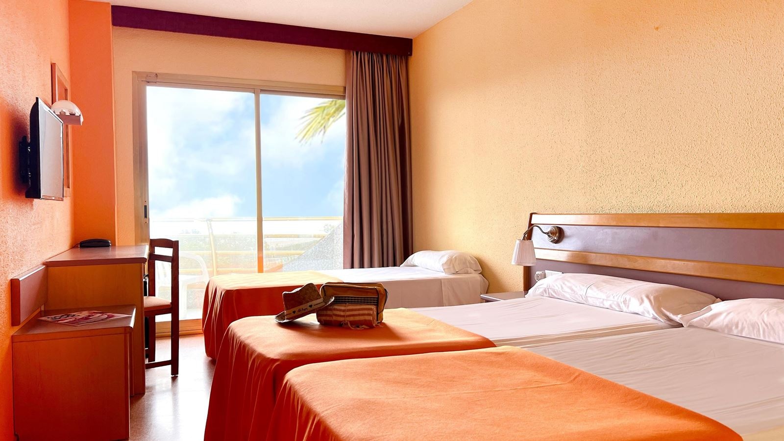 rooms-triple-standard-room