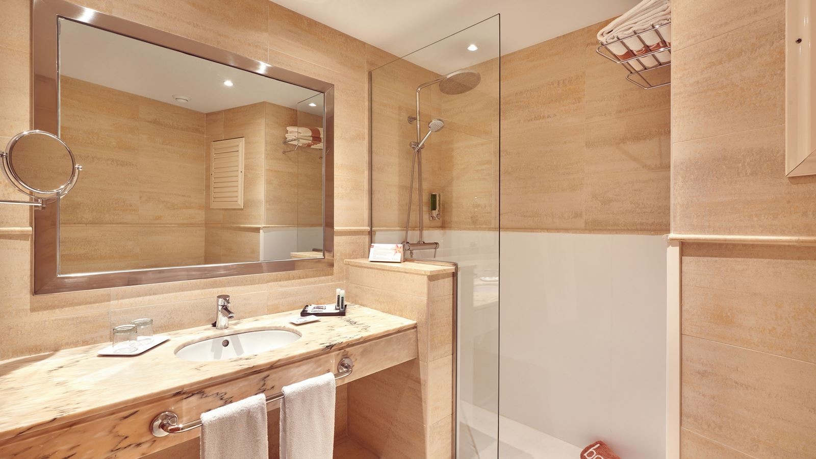 rooms-room-single-balcony-or-terrace