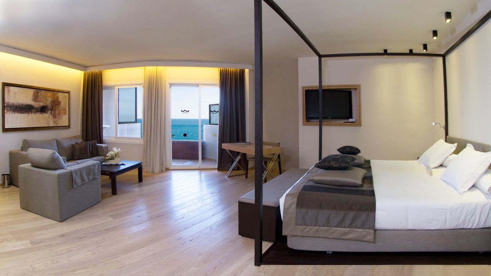 rooms-junior-suite-sea-view-balcony-or-terrace