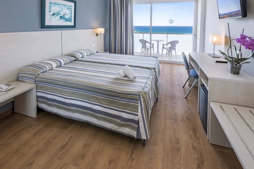 rooms-standard-room-sea-view-terrace