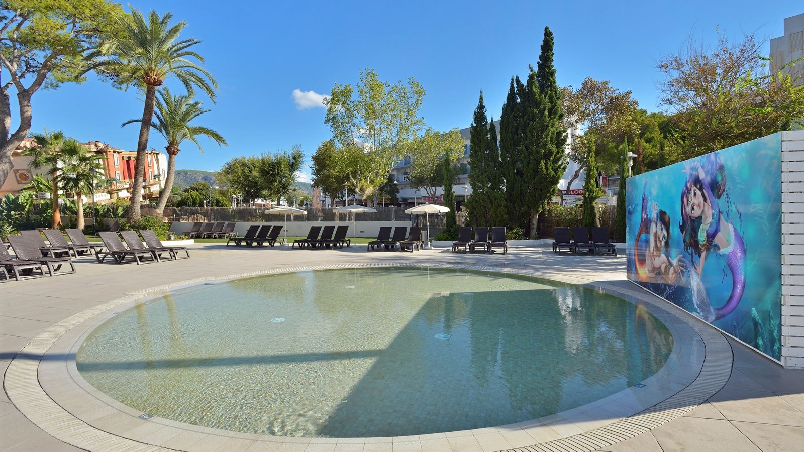 pools-outdoor-childrens-pool