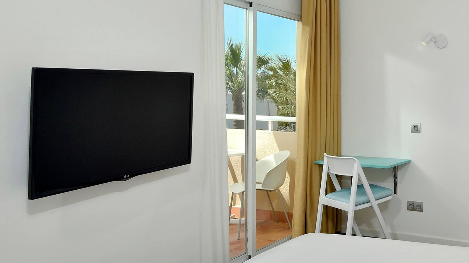 rooms-double-room-sea-view