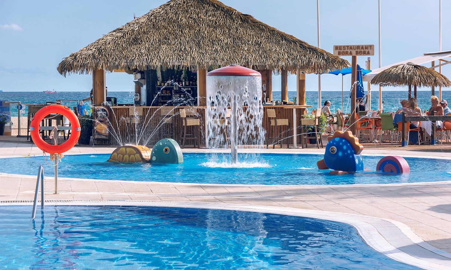 bars-pool-bar-bora-bora