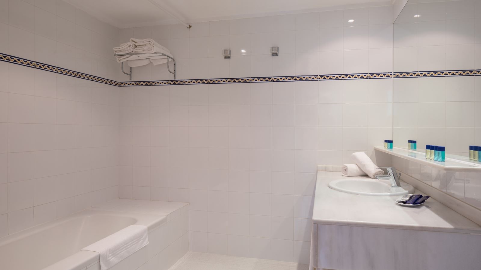 rooms-superior-double-sea-view-balcony-or-terrace