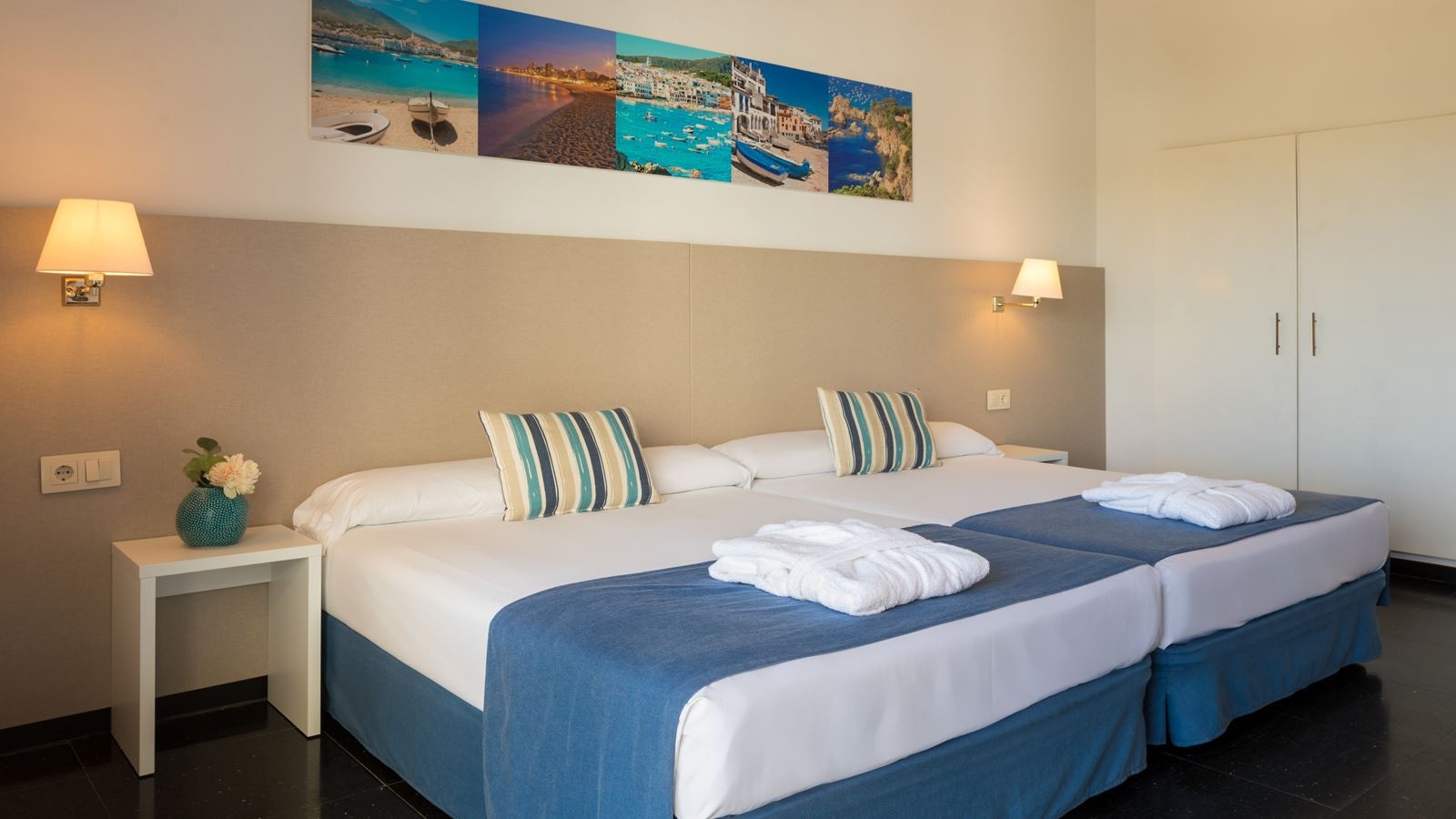 rooms-superior-family-room-sea-view-balcony-or-terrace