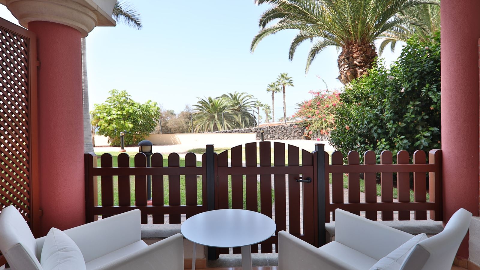 rooms-double-garden-view