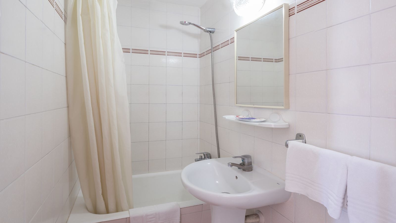 rooms-single-with-child-balcony-or-terrace