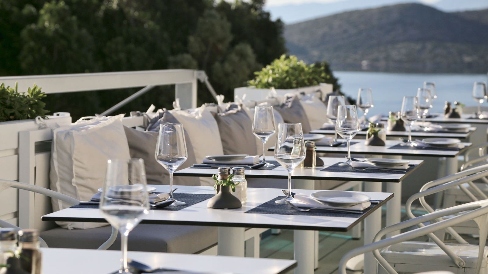 restaurants-island-main-restaurant