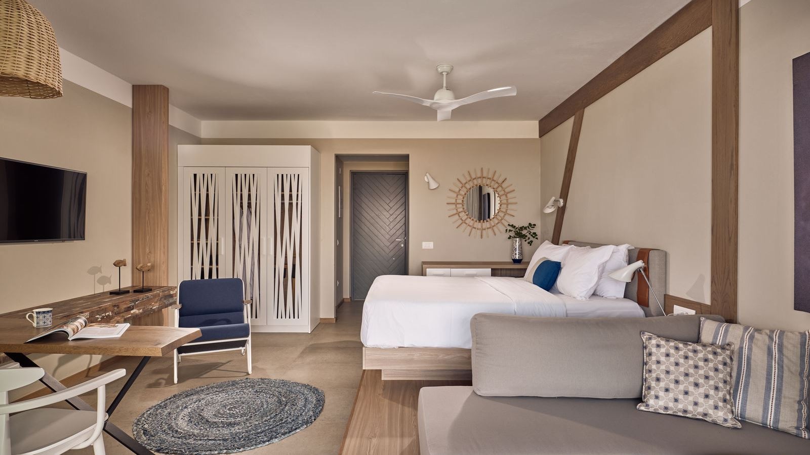 rooms-premium-suite-outdoor-jacuzzi-sea-view