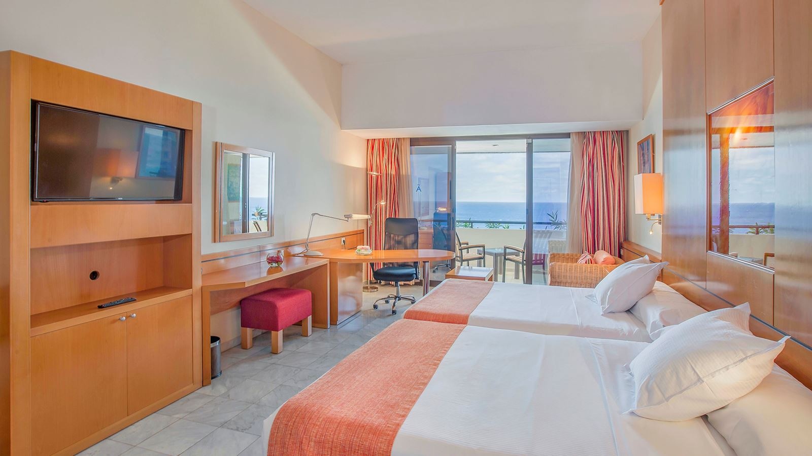 rooms-the-level-room