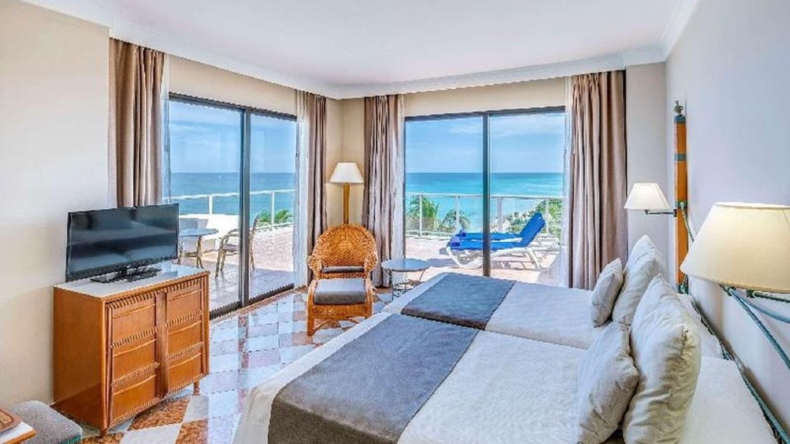 rooms-premium-room-sea-view