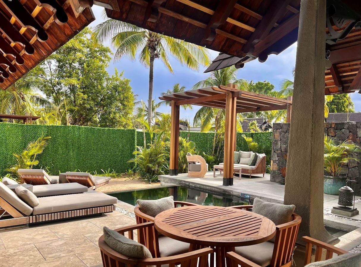 rooms-family-luxury-suite-pool-villa