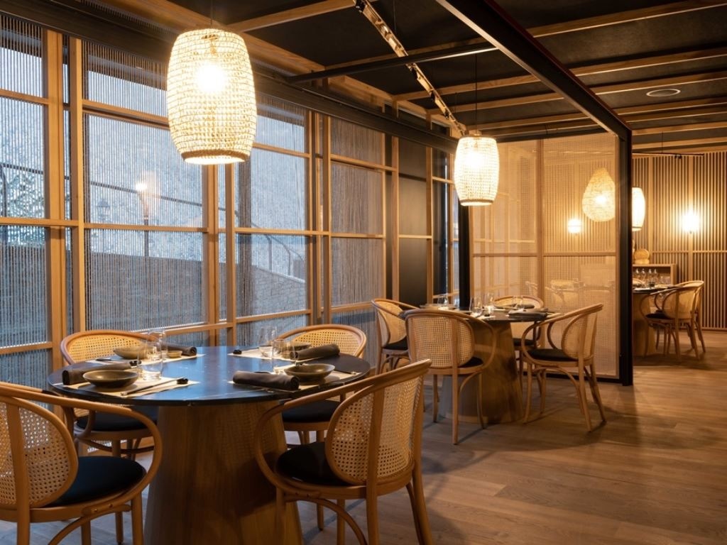 restaurants-restaurant