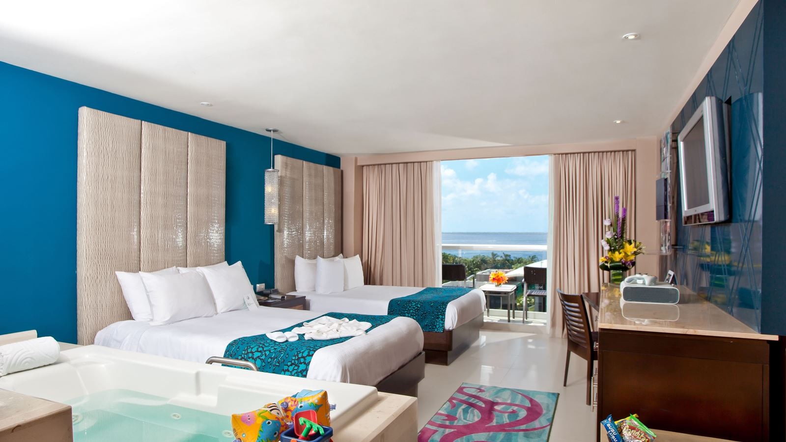 rooms-deluxe-family-lagoon-view-two-bedroom