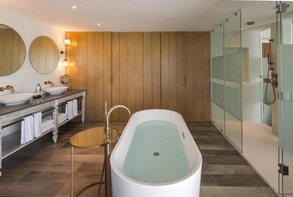 rooms-privileged-suite-ocean-view