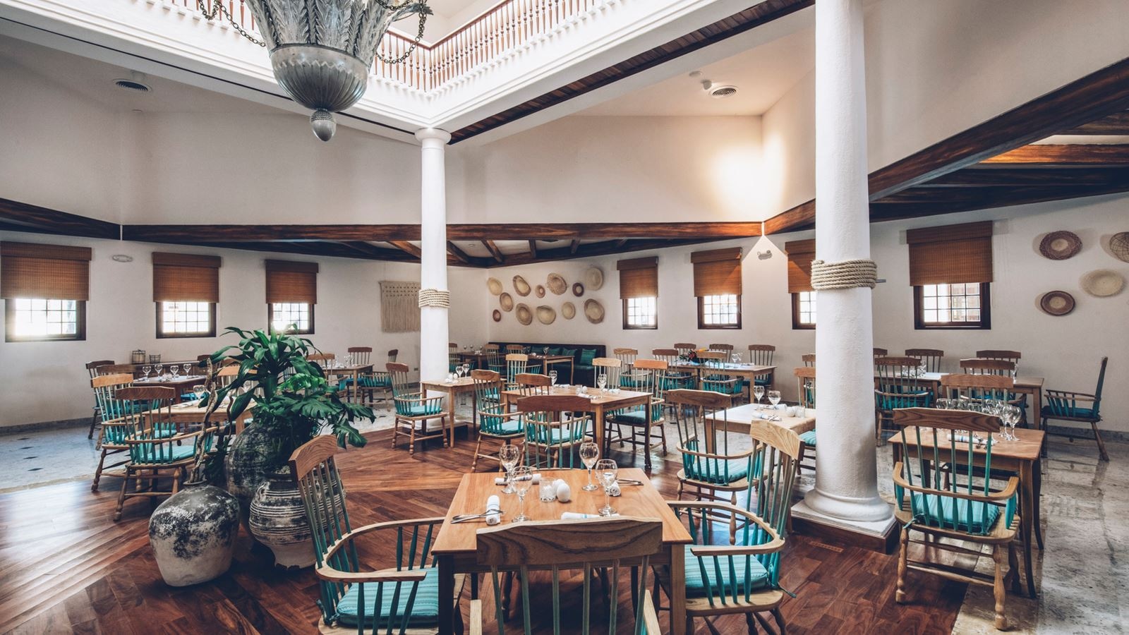 restaurants-lemon--spices-greek-tavern