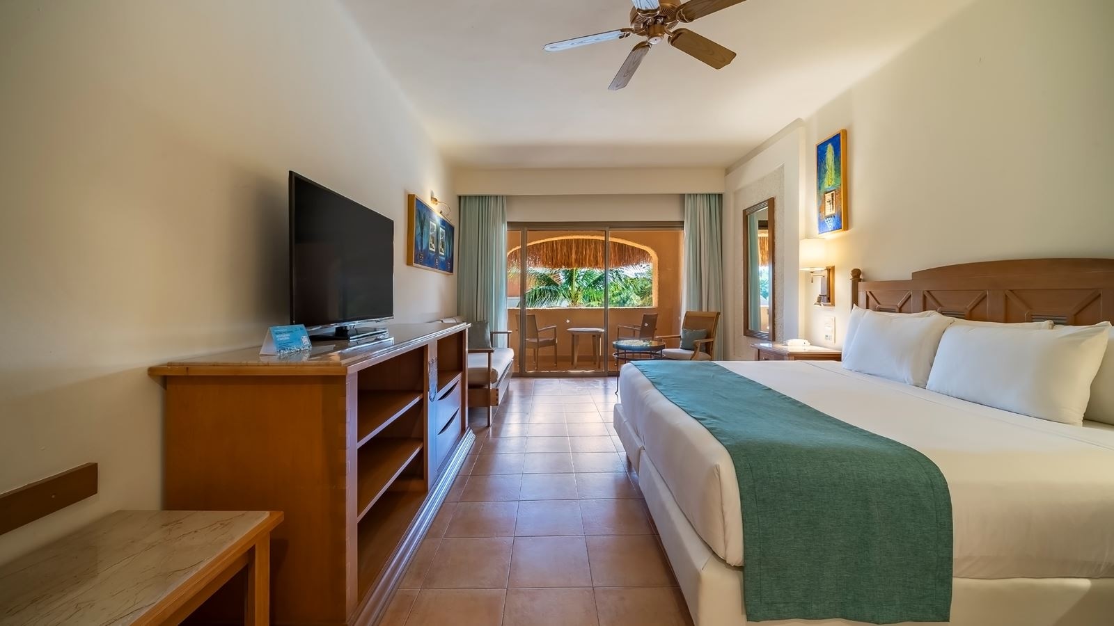 rooms-junior-suite-near-pool