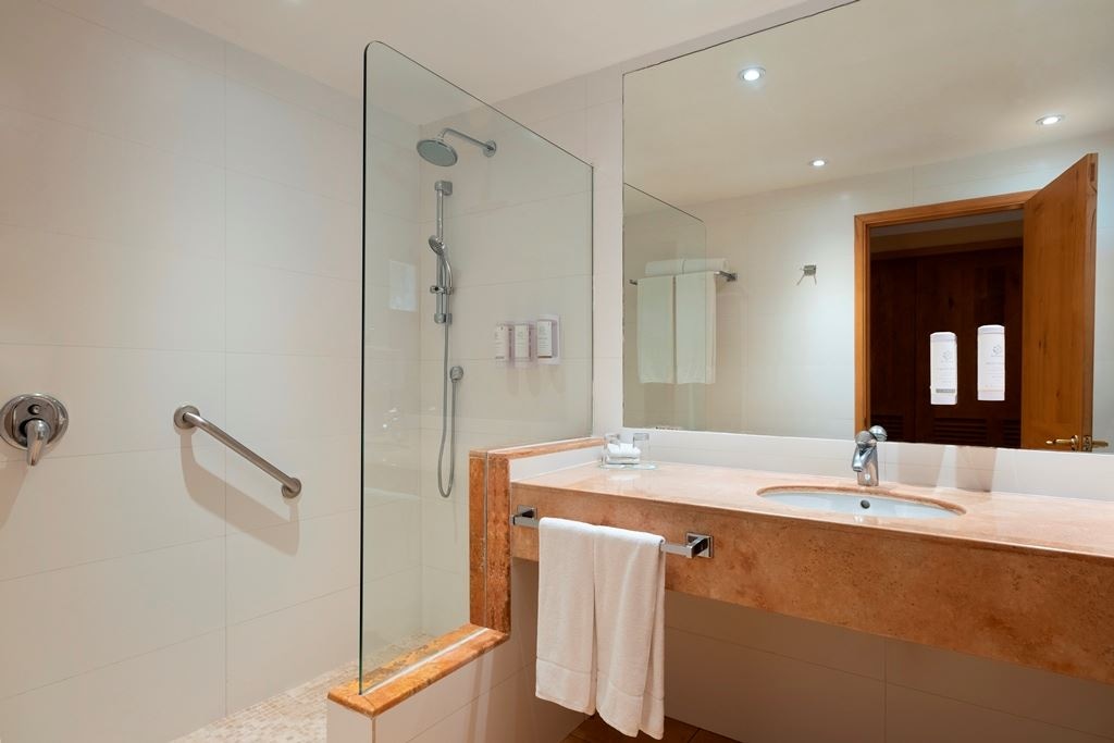 rooms-junior-suite-near-pool