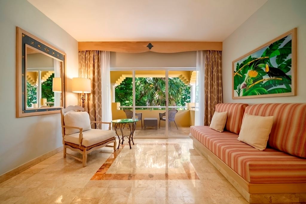 rooms-premium-near-pool
