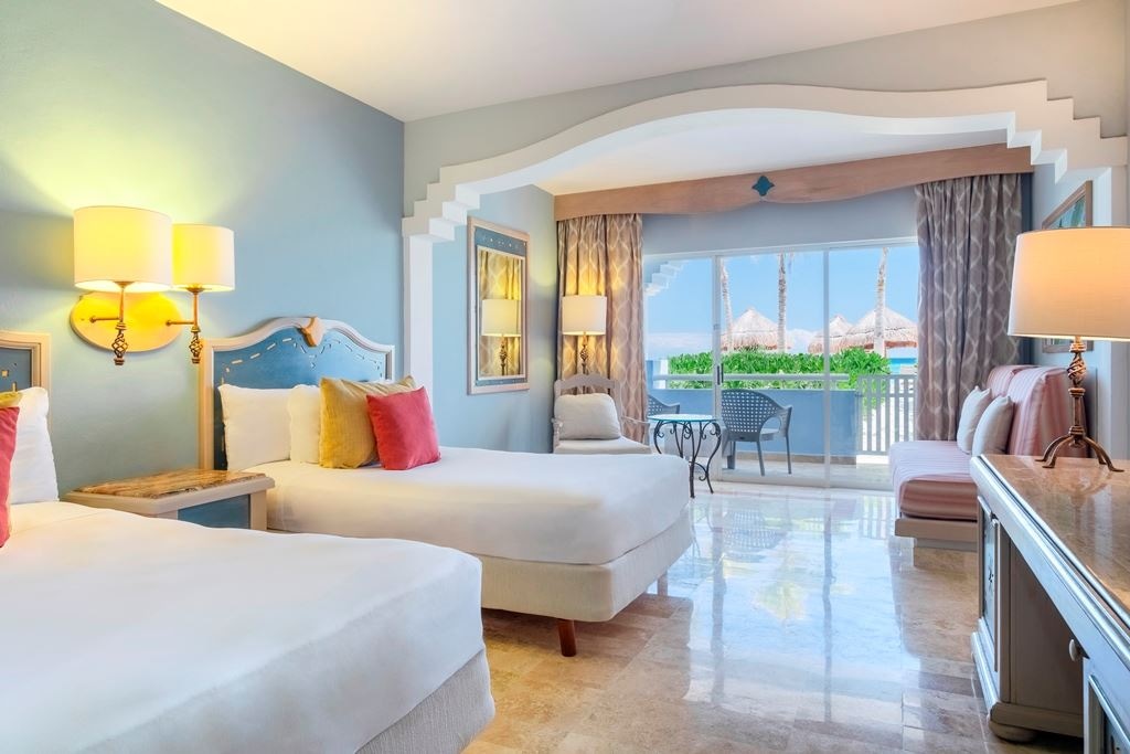 rooms-junior-suite-ocean-front-beach-access